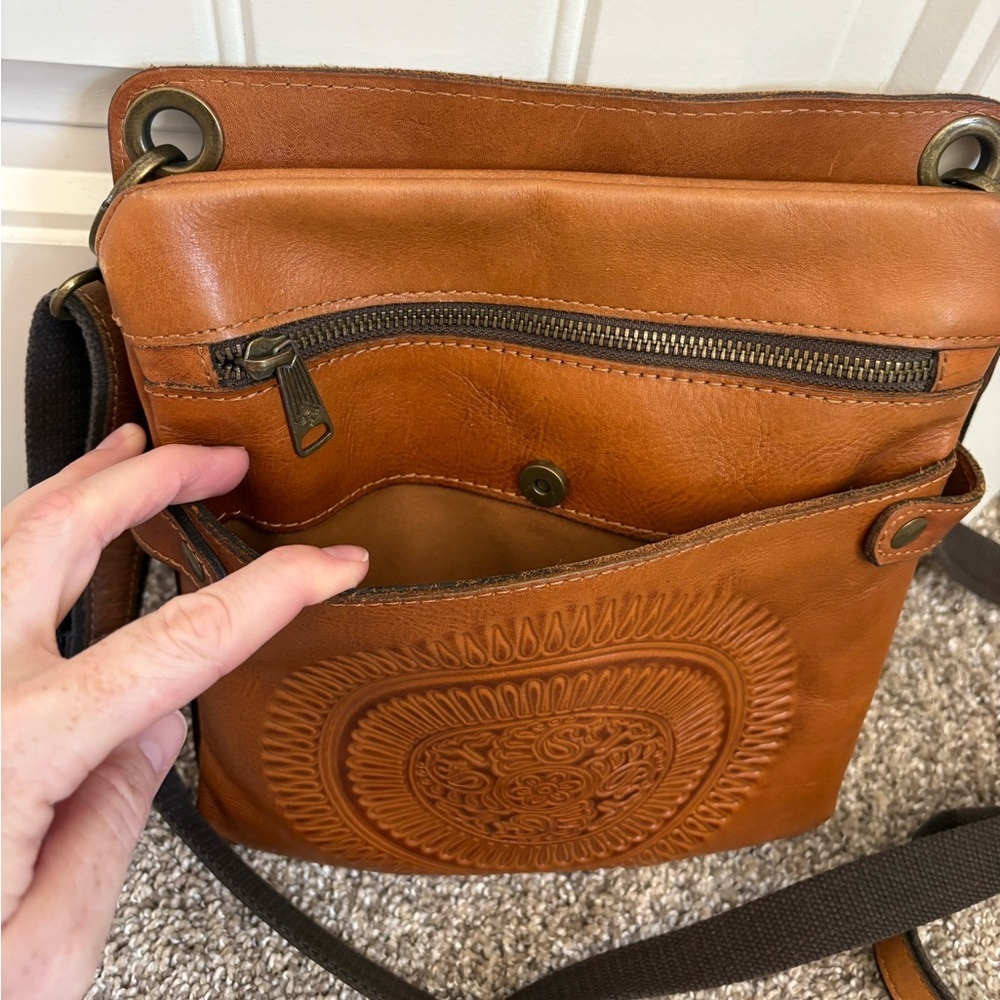 Patricia Nash Prizzi Tooled Leather Crossbody Bag - Picture 2 of 9